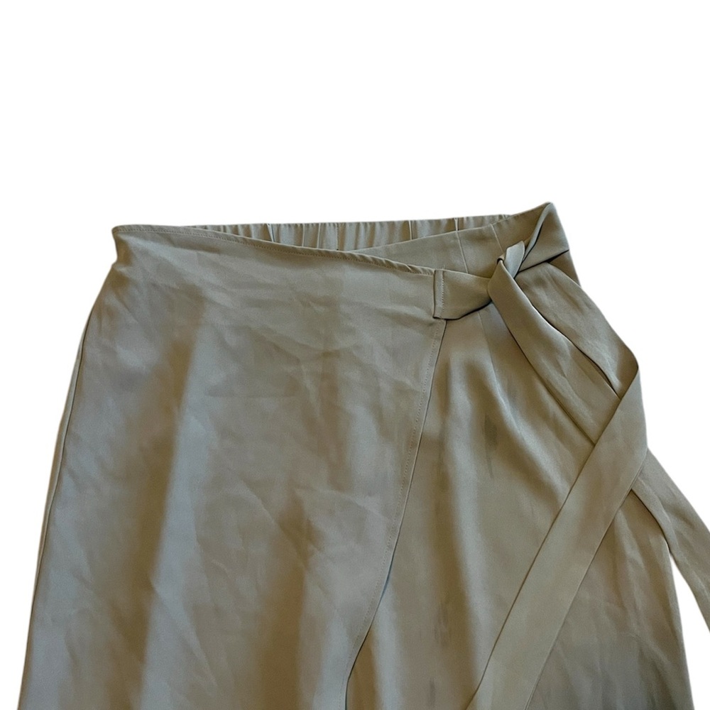 NWT-Halara straight leg half wrap pants - Picture 2 of 6